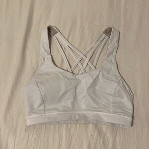 White lululemon sports bra